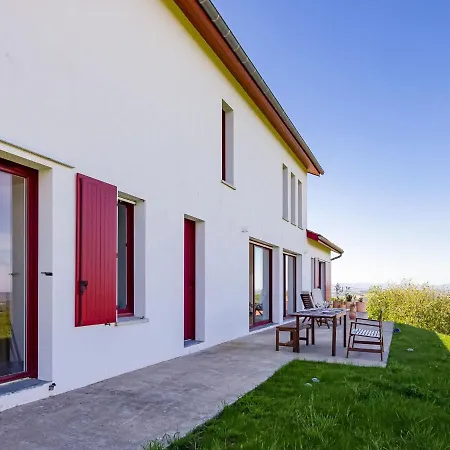 Vakantiehuis Tranquil Holiday In With Terrace Bardos