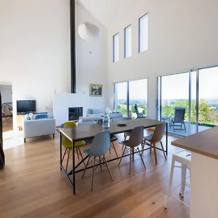 Vakantiehuis Tranquil Holiday In With Terrace