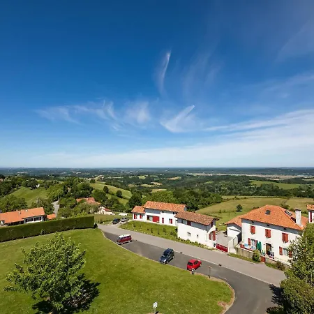 Vakantiehuis Tranquil Holiday In With Terrace Bardos