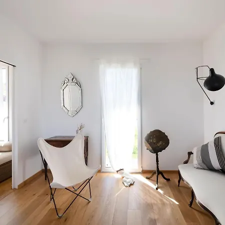 Tranquil Holiday In With Terrace Vakantiehuis *