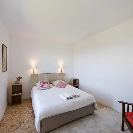 Tranquil Holiday In With Terrace Vakantiehuis *